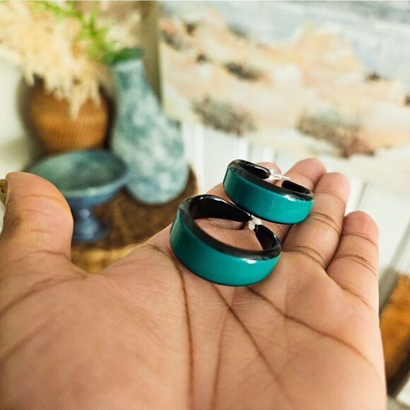 VTG Green & Black Color Block Retro Fashion Hoop Earrings. - Picture 3 of 15